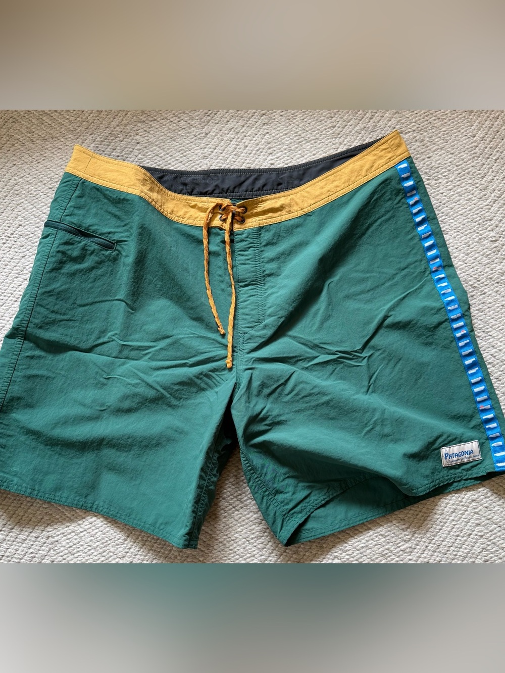 Patagonia Wavefarer Boardshorts size 42